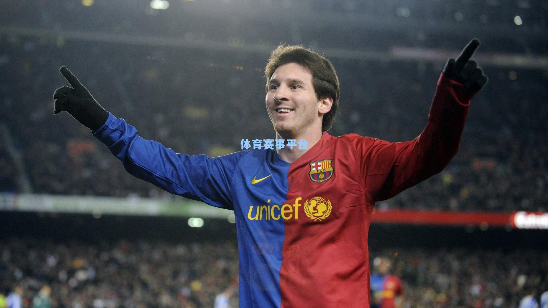 范佩西怒斥争议判罚，上半场那球不该被吹掉，裁判中场休息时多次道歉